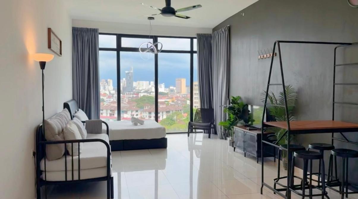 Beacon Executive Suite - City View - By Iz George Town Extérieur photo